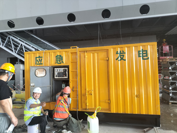 洛川怎样判断空气滤清器是否需要更换？